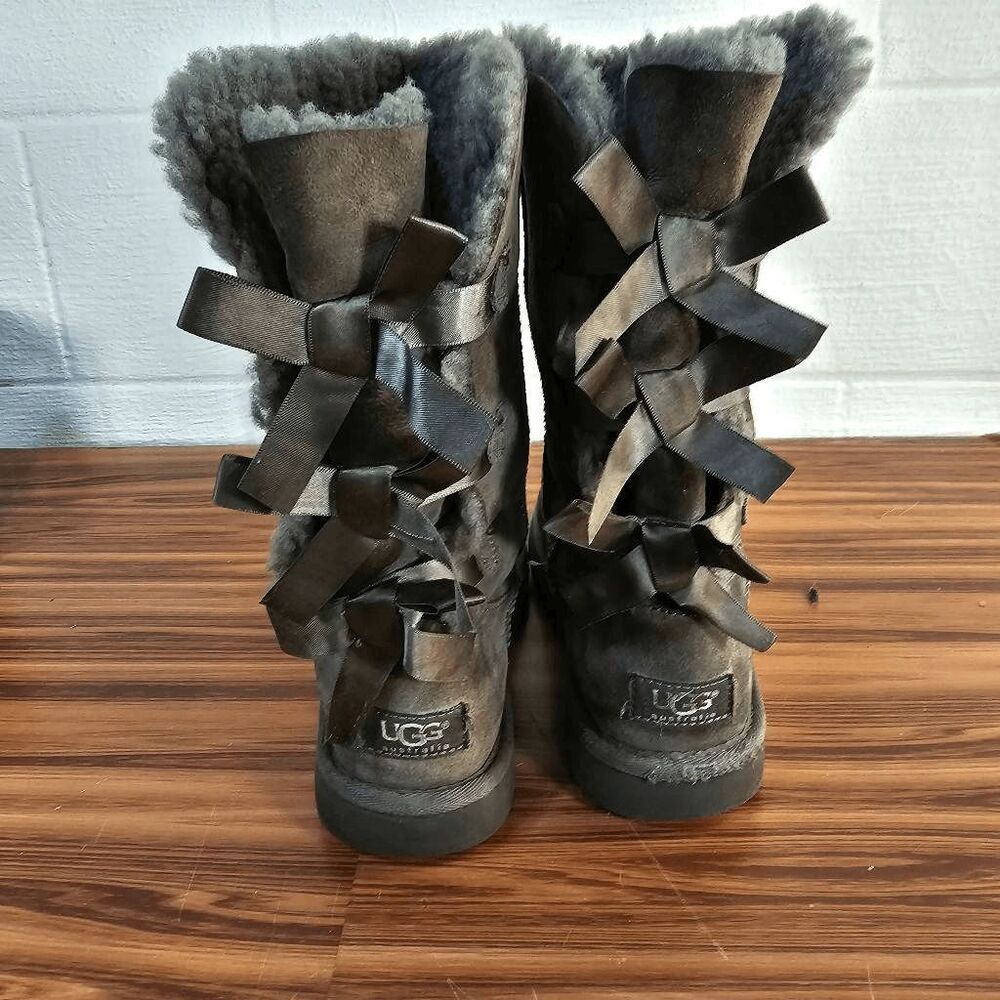Ugg Girls' Bailey Bow Sheepskin Winter Calf‎ Boots gray Size 3 - Picture 5 of 10